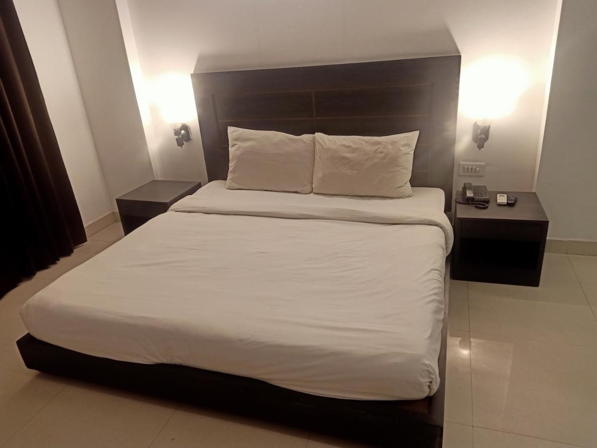 Hotel Chaupal By Casa Bella Gurgaon Zewnętrze zdjęcie