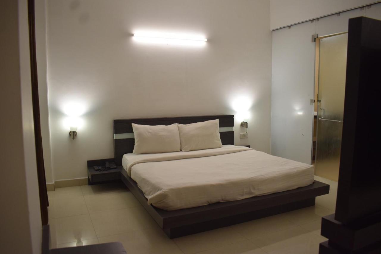 Hotel Chaupal By Casa Bella Gurgaon Zewnętrze zdjęcie