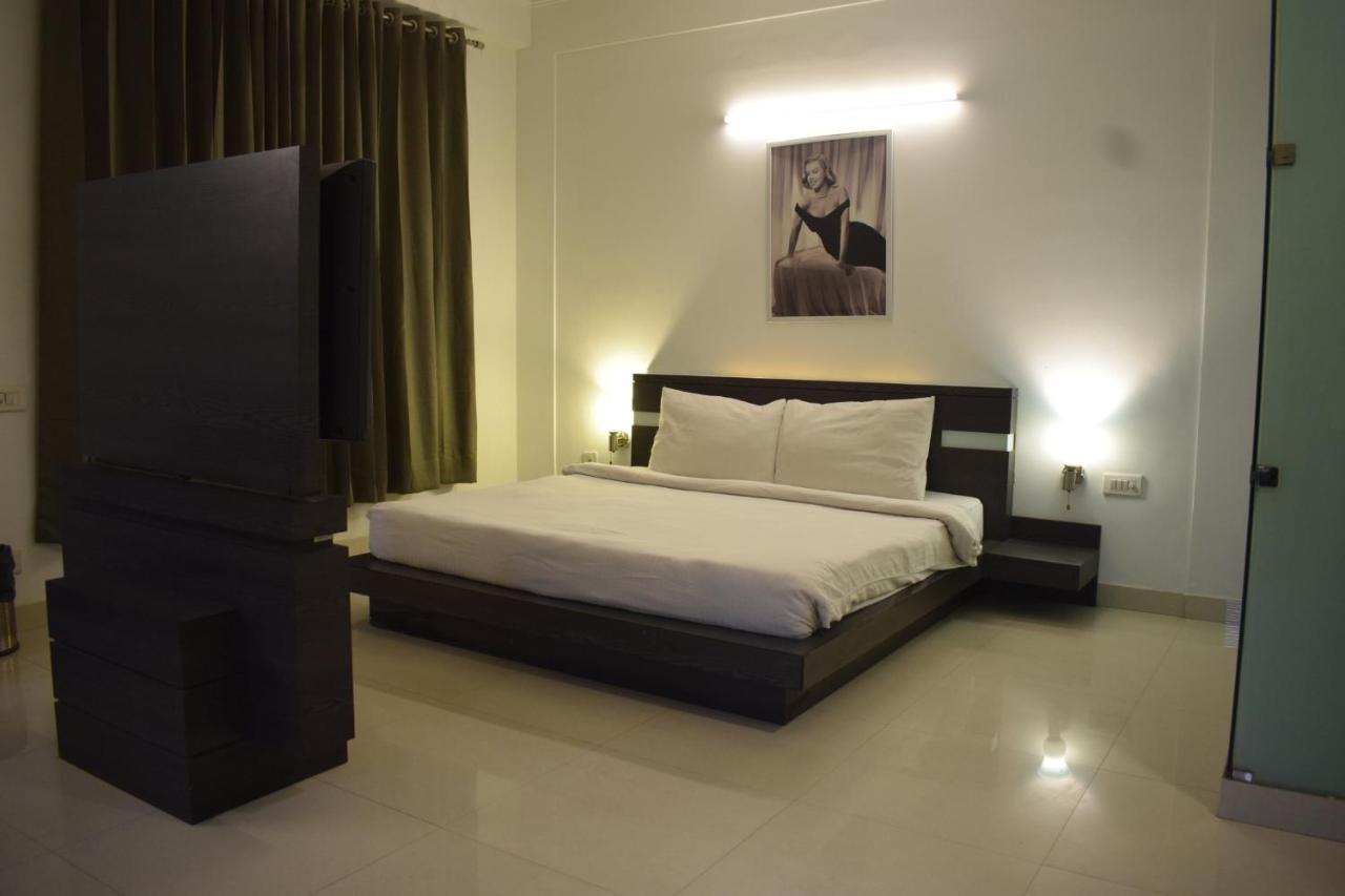 Hotel Chaupal By Casa Bella Gurgaon Zewnętrze zdjęcie