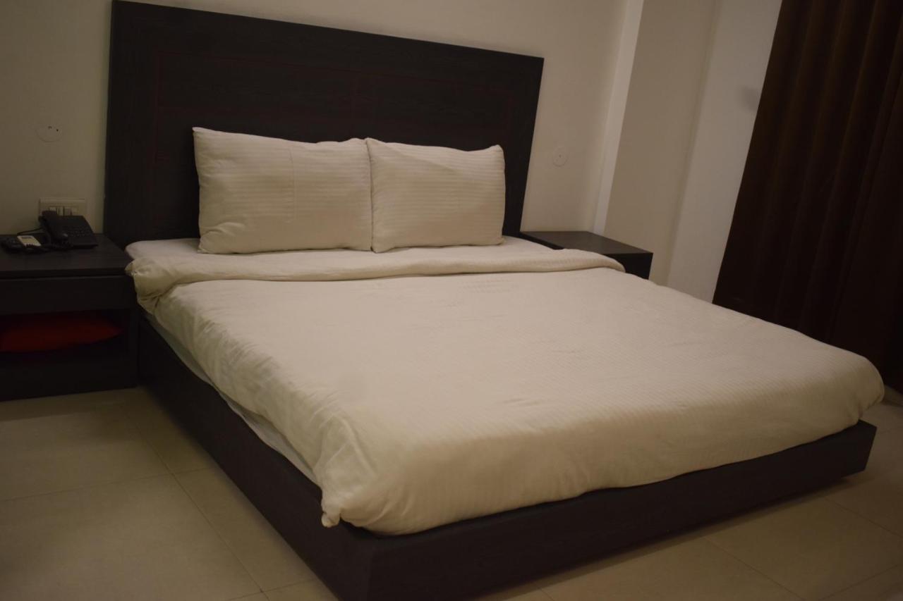 Hotel Chaupal By Casa Bella Gurgaon Zewnętrze zdjęcie