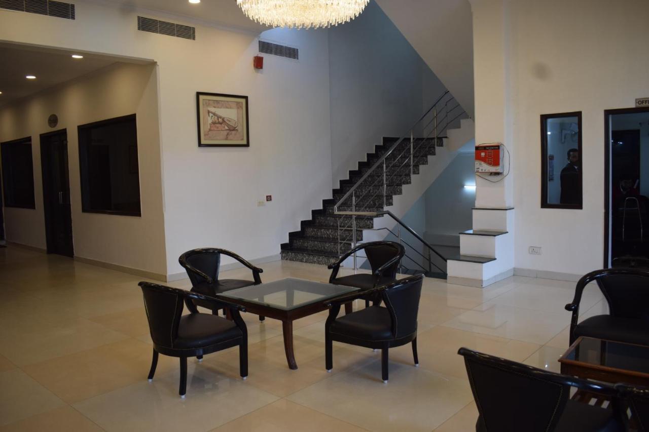 Hotel Chaupal By Casa Bella Gurgaon Zewnętrze zdjęcie
