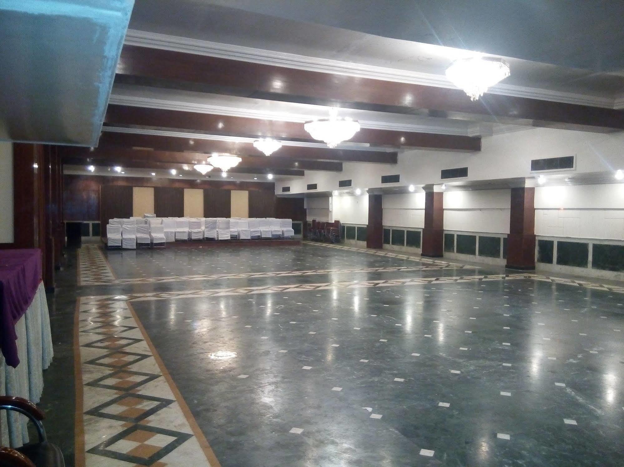 Hotel Chaupal By Casa Bella Gurgaon Zewnętrze zdjęcie