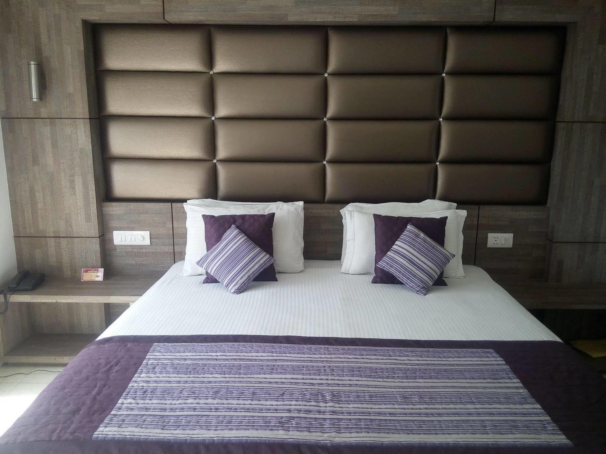 Hotel Chaupal By Casa Bella Gurgaon Zewnętrze zdjęcie